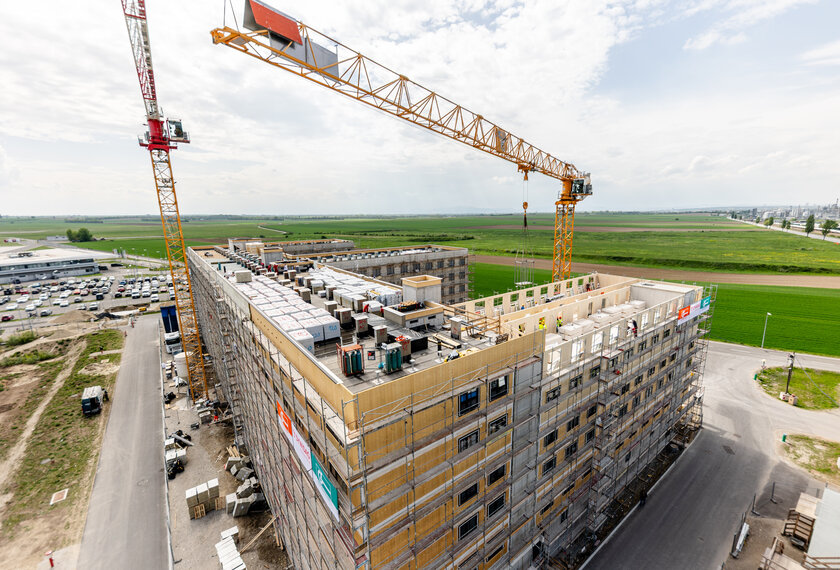 Aufnahme des Flughafen Hotels Schwechat in der Bauphase