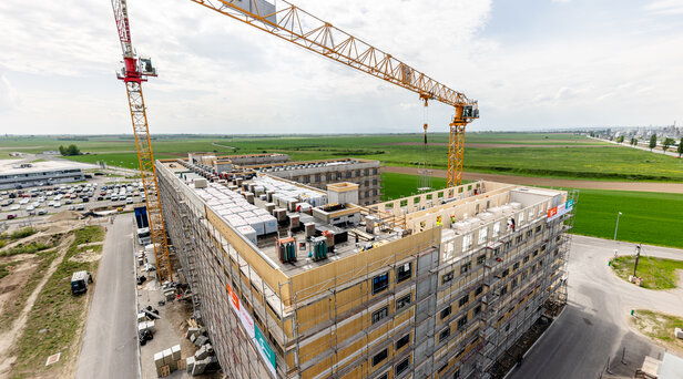 Aufnahme des Flughafen Hotels Schwechat in der Bauphase