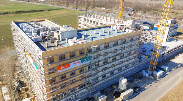 Aufnahme des Flughafen Hotels Schwechat in der Bauphase
