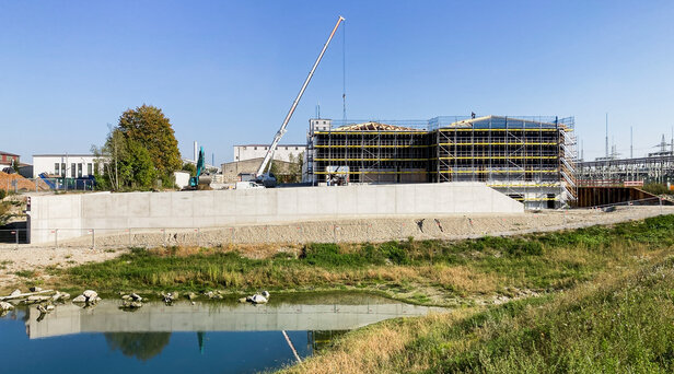 Werkshalle Töging am Inn von außen