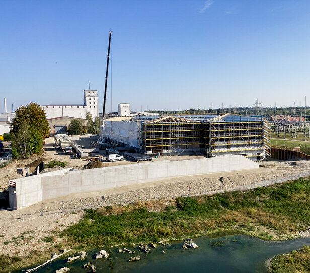 Werkshalle Töging am Inn von außen