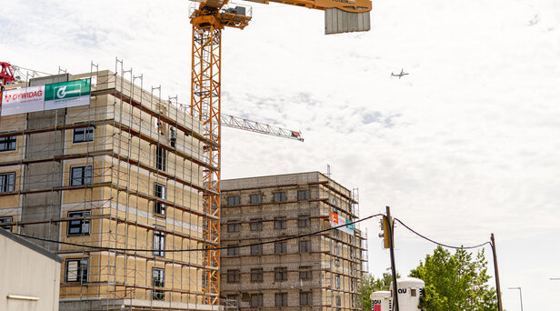 Aufnahme des Flughafen Hotels Schwechat in der Bauphase