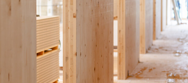 Innenaufnahme des Flughafen Hotels Schwechat in der Bauphase