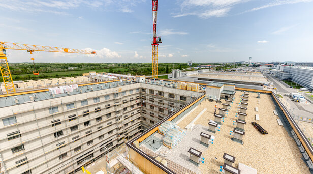 Aufnahme des Flughafen Hotels Schwechat in der Bauphase